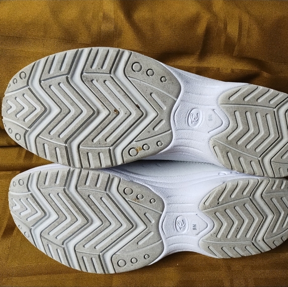 Easy spirit Clogs - Picture 2 of 3